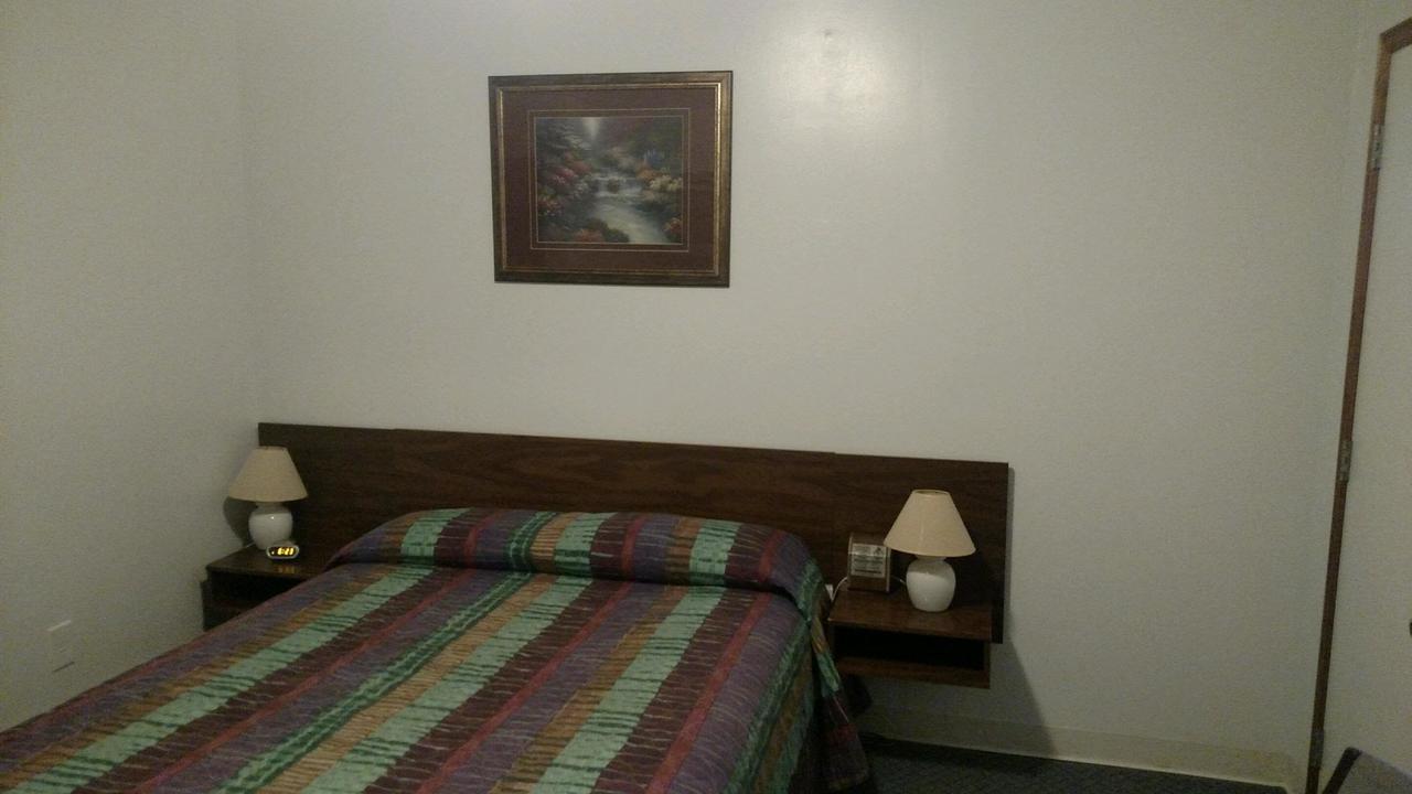 Out West Motel Milton-Freewater Экстерьер фото