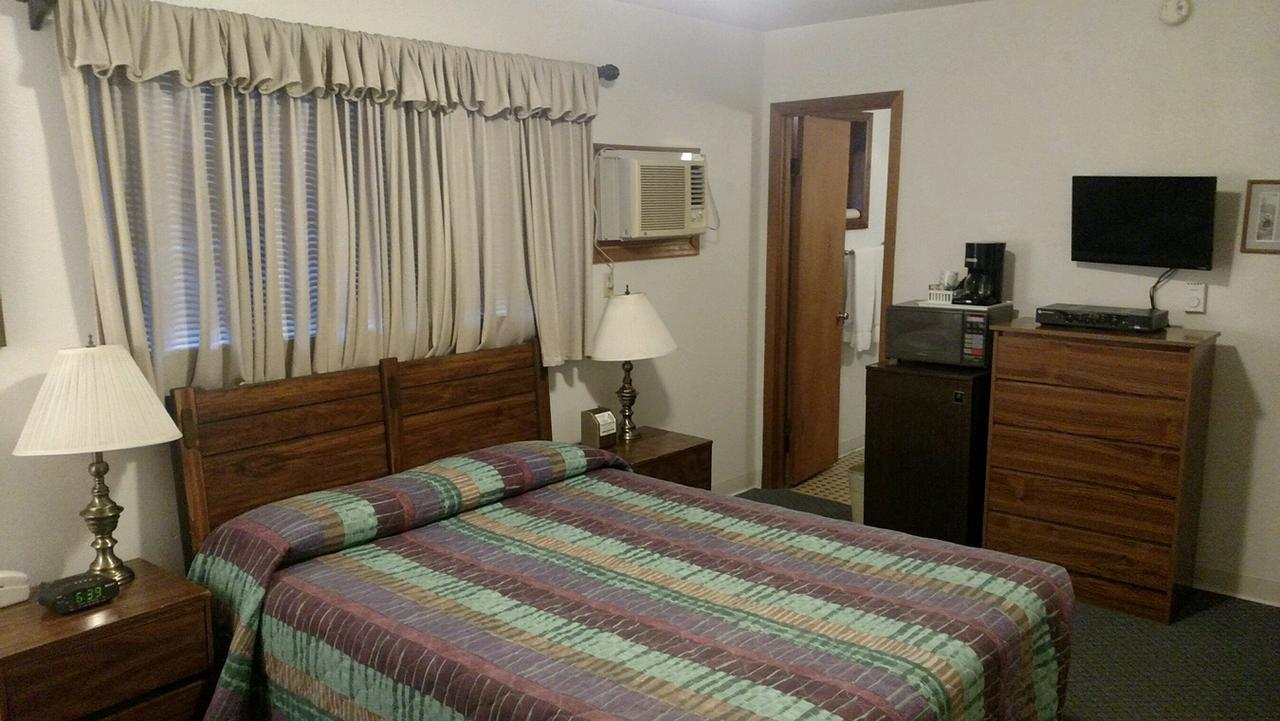 Out West Motel Milton-Freewater Экстерьер фото