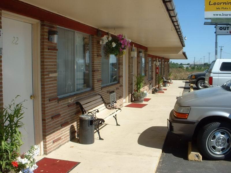 Out West Motel Milton-Freewater Экстерьер фото