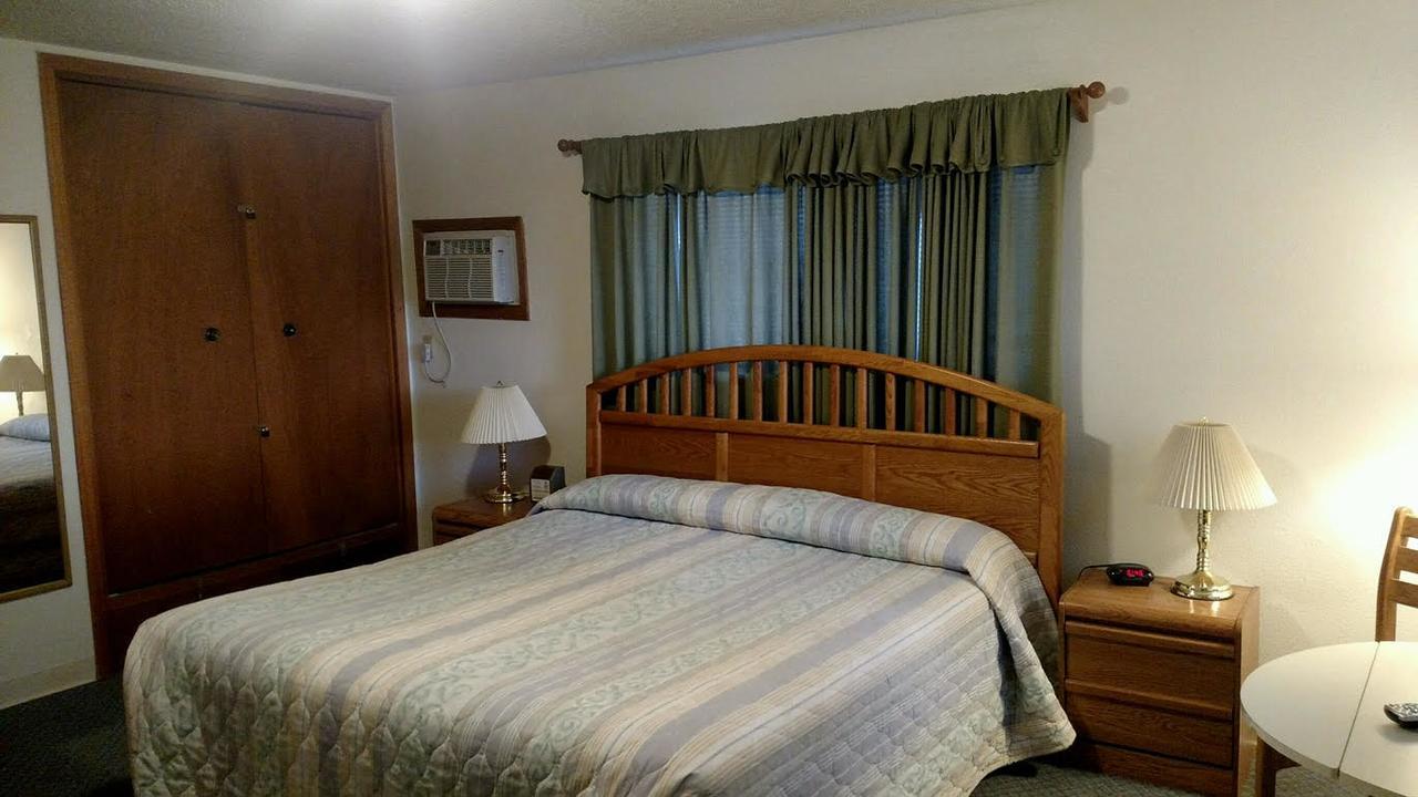 Out West Motel Milton-Freewater Экстерьер фото