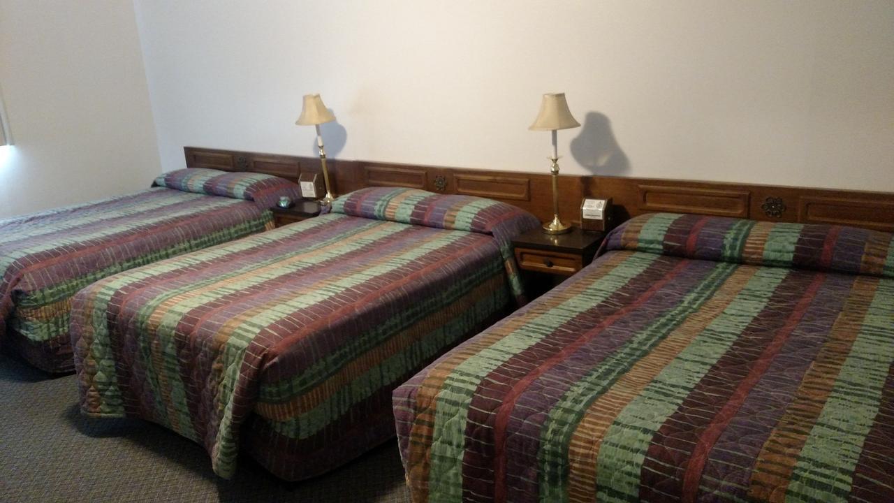 Out West Motel Milton-Freewater Экстерьер фото